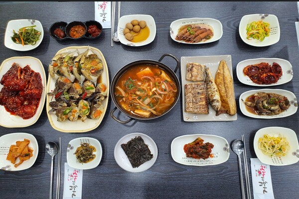 여수 게장 백반 (출처 - 거북이식당 업체등록사진)