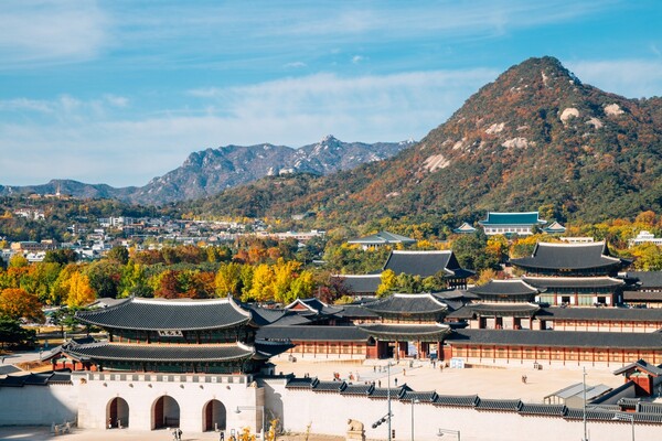 출처: 게티이미지뱅크 (서울 고궁 단풍여행)