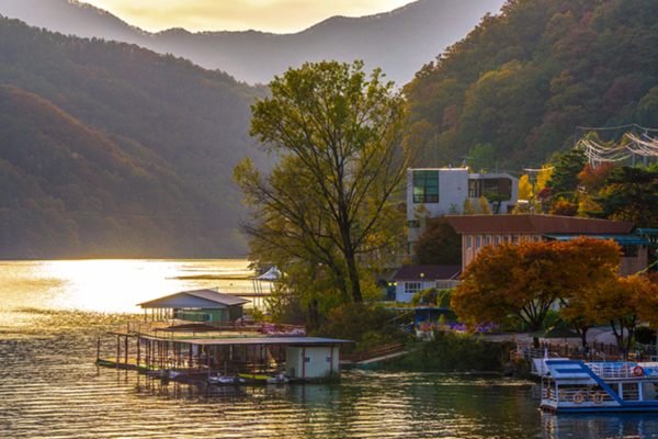 출처: 한국관광공사 (가을 단풍 드라이브)