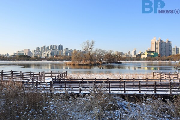 출처: 게티이미지뱅크 (수원시 겨울 설경 명소)