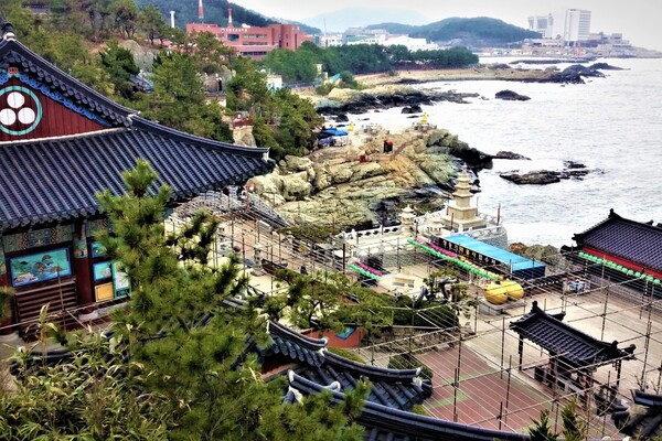 출처: 게티이미지뱅크 (부산 해동용궁사)