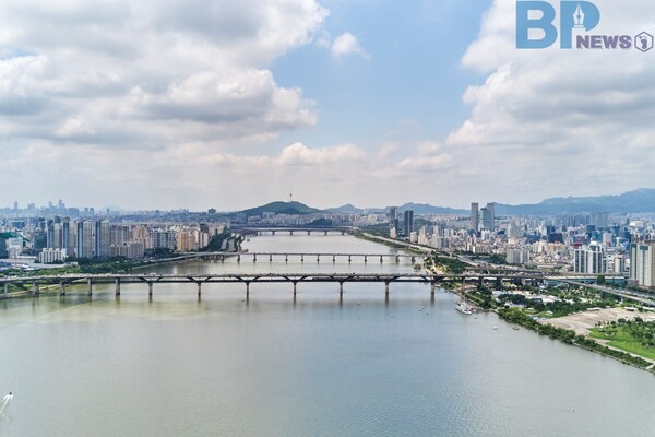 출처: 게티이미지뱅크 (서울둘레길 전면 개편)