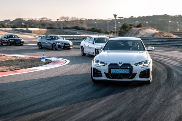 출처: BMW (BMW i4 드라이빙센터)