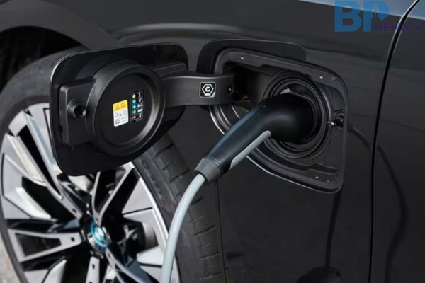 출처: BMW (뉴 530e 출시)