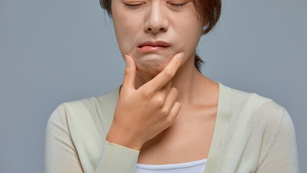 출처: 게티이미지뱅크 연출된 이미지 (기내식 사고)