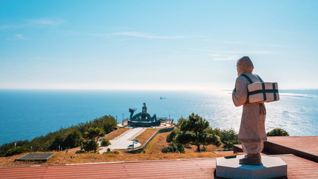 Lady Suro Heonhwa Park pathway